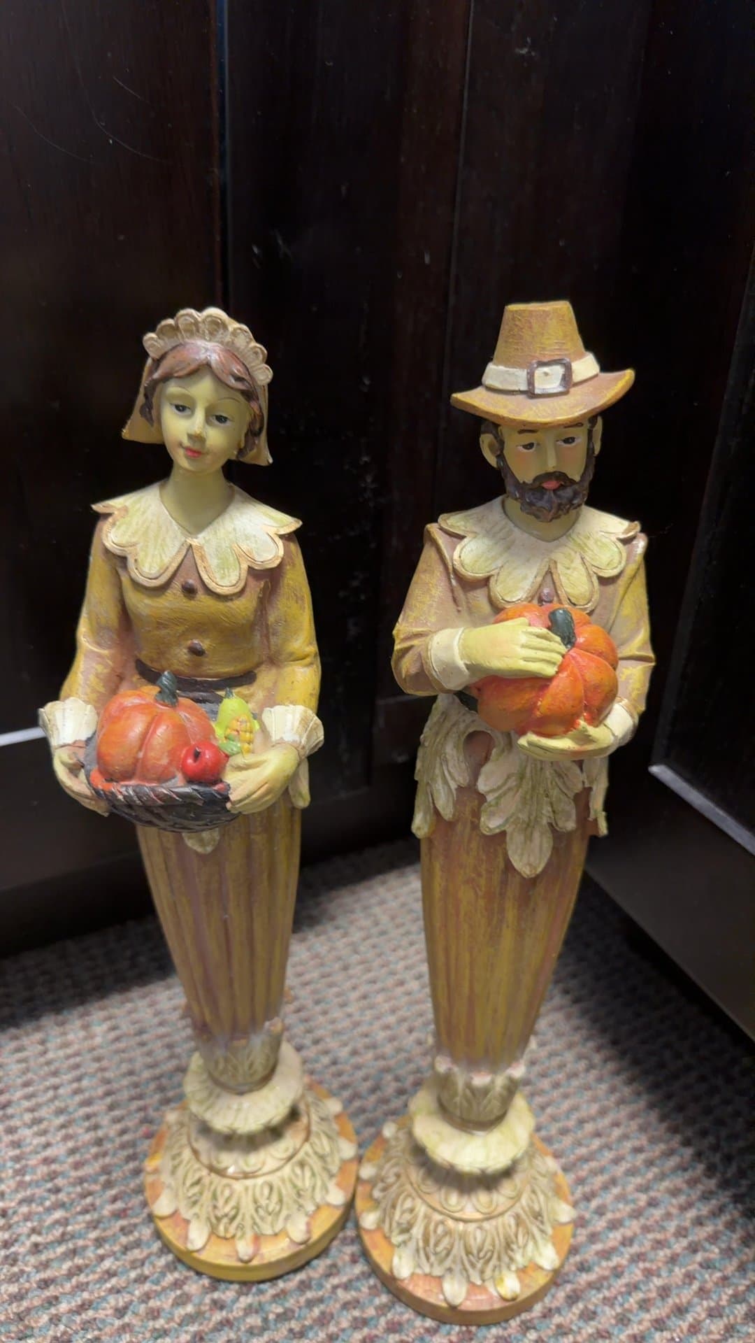 Thanksgiving Pilgrim Couple Resin Figurines Pair-female repaired - Image 1