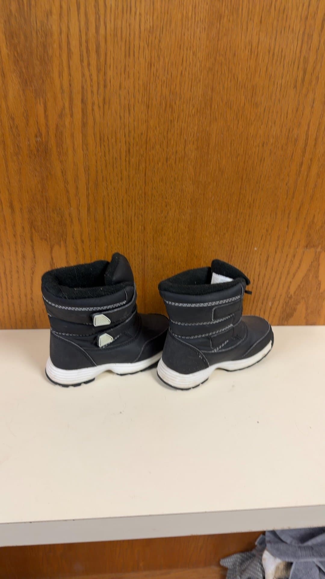 Toddler Boys Black Insulated Snow Boots Size 10 - Image 1