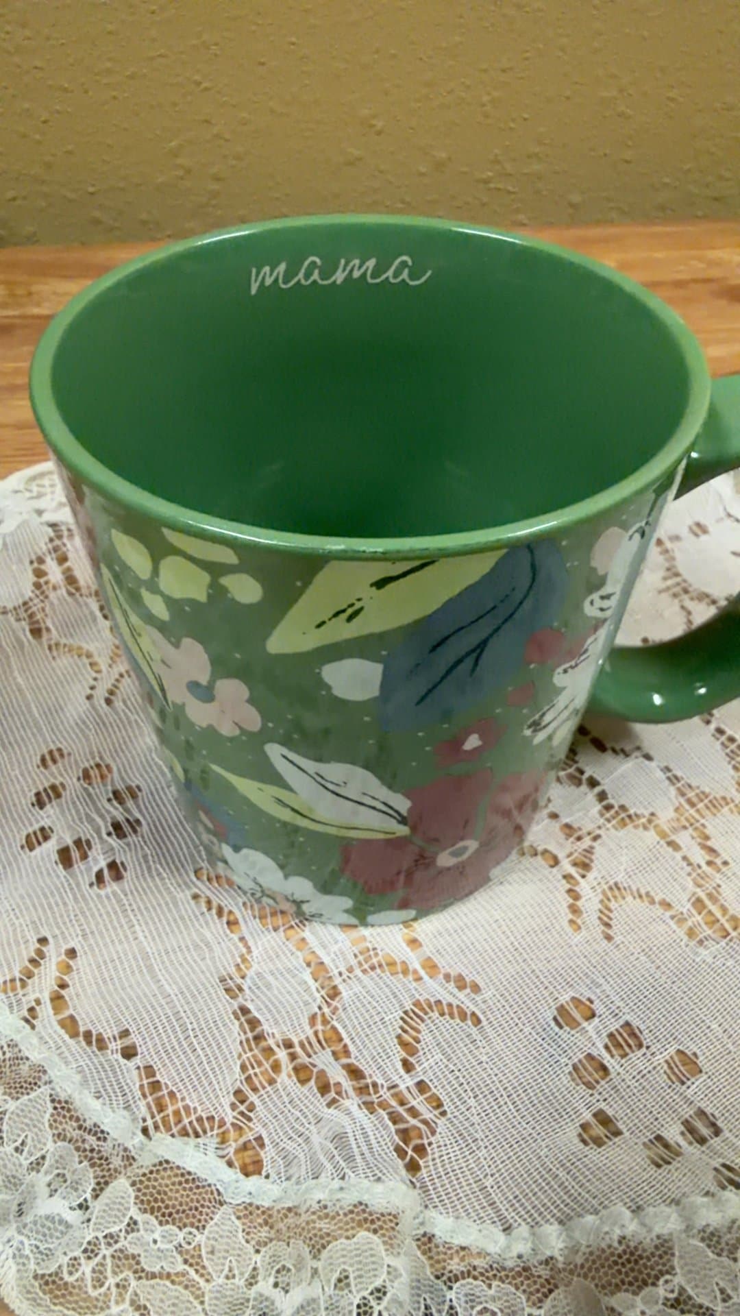 Floral Ceramic Mug with 'Mama' Inscription - Image 1
