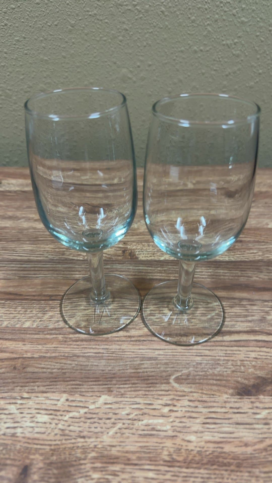 Set of Two Wine Glasses - Image 1