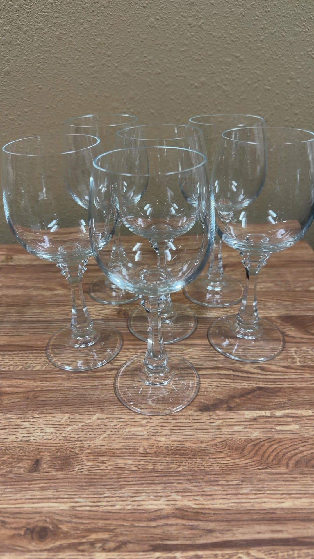 Set of Clear Wine Glasses - Image 1