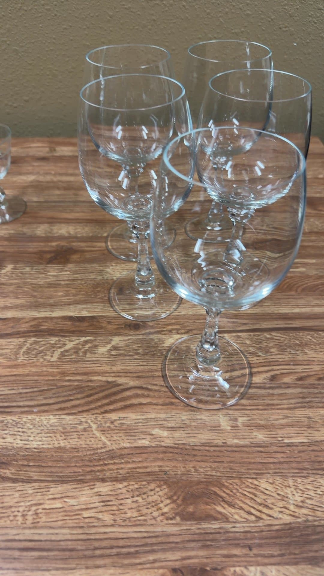 Set of Clear Wine Glasses - Image 1