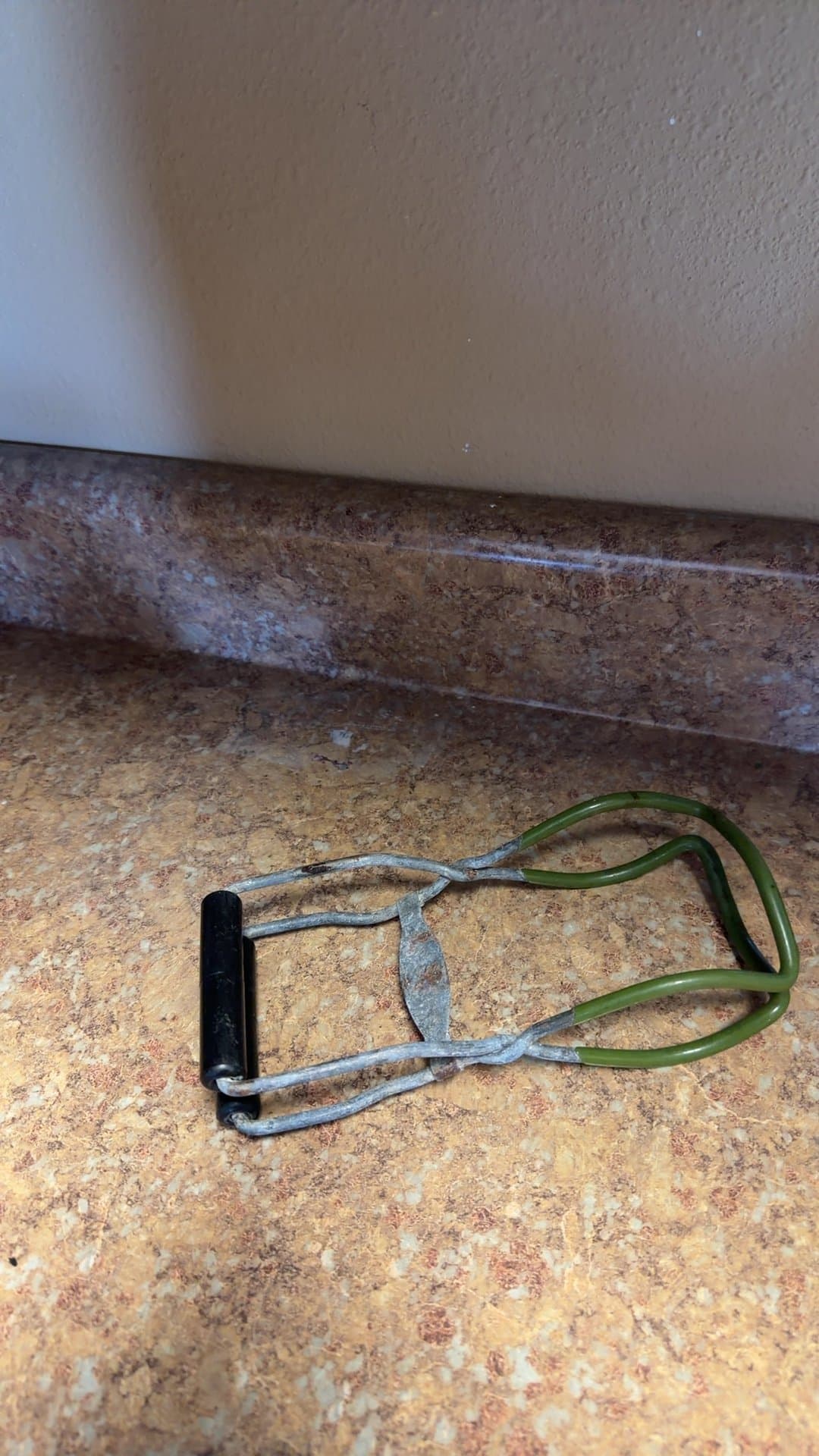 Vintage Jar Lifter - Image 1