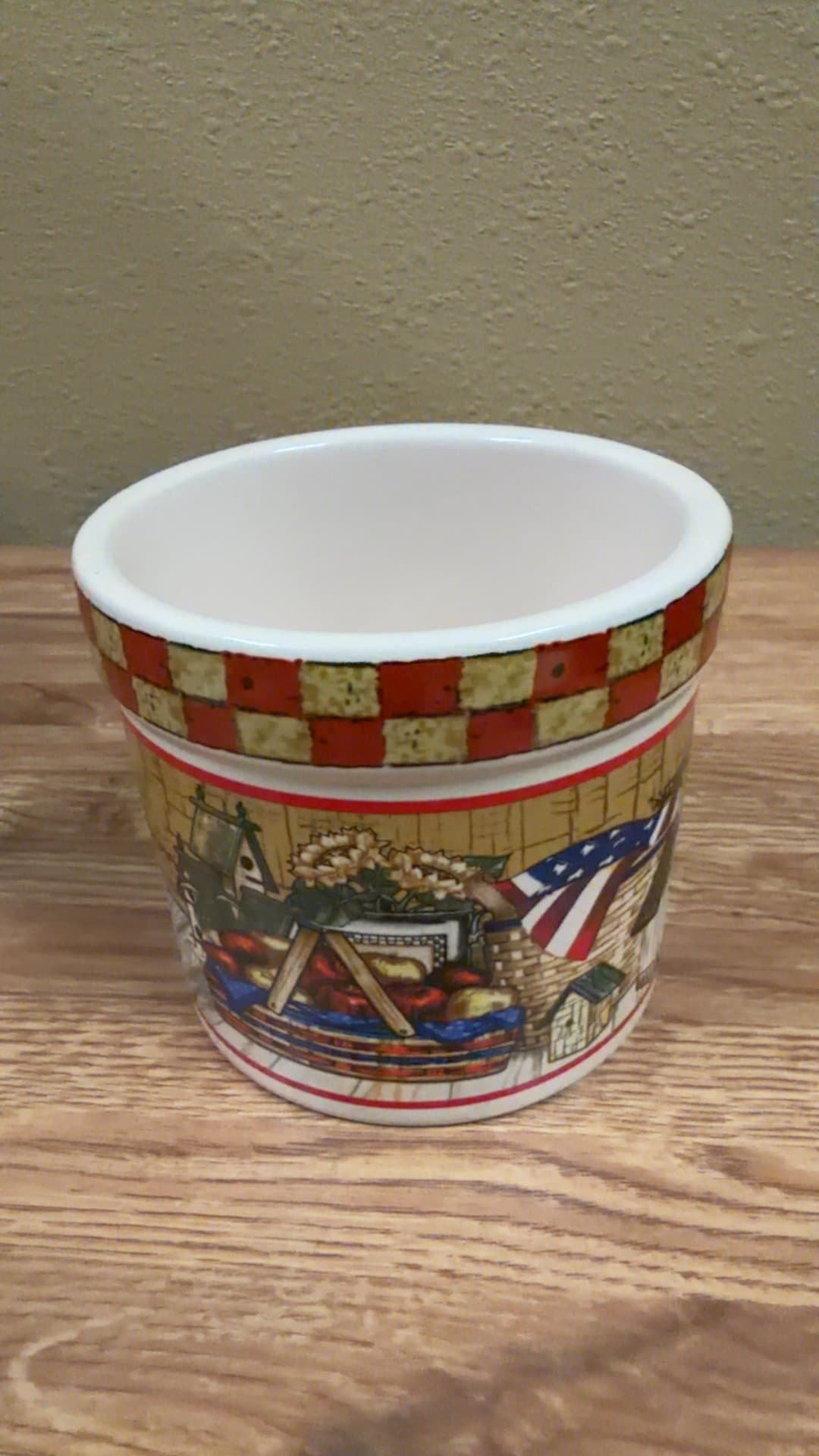 Decorative Ceramic Planter with Americana Design - Image 1