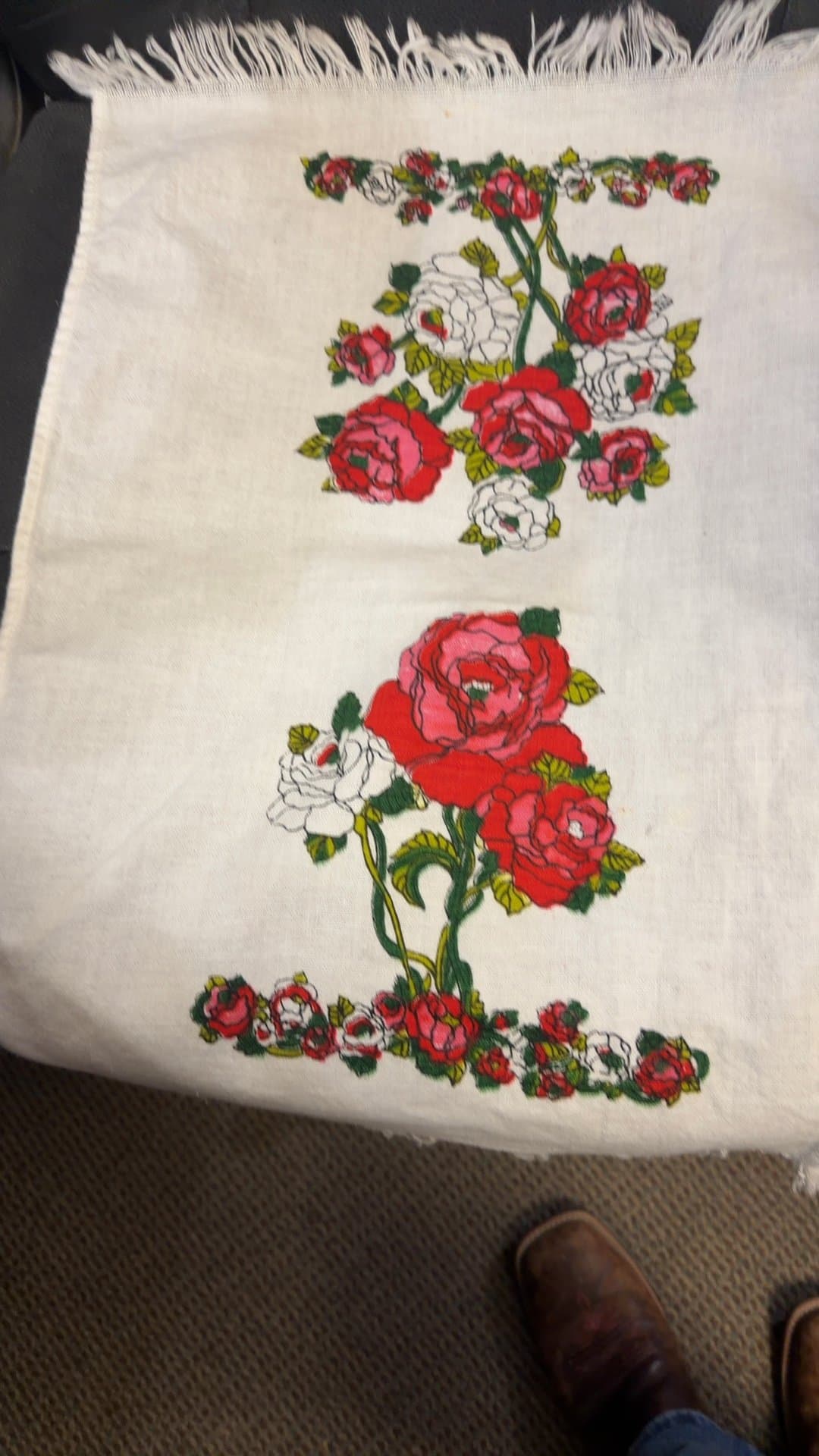Floral Embroidered hand towel - Image 1