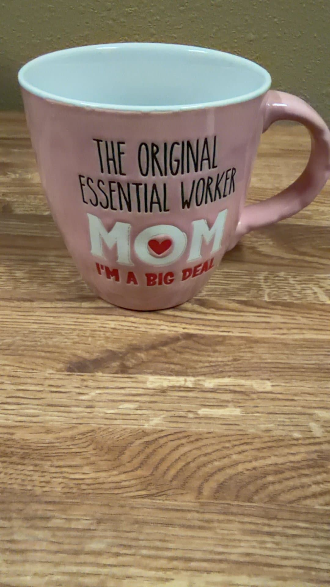 Pink Ceramic Coffee Mug with 'Mom' Text - Image 1