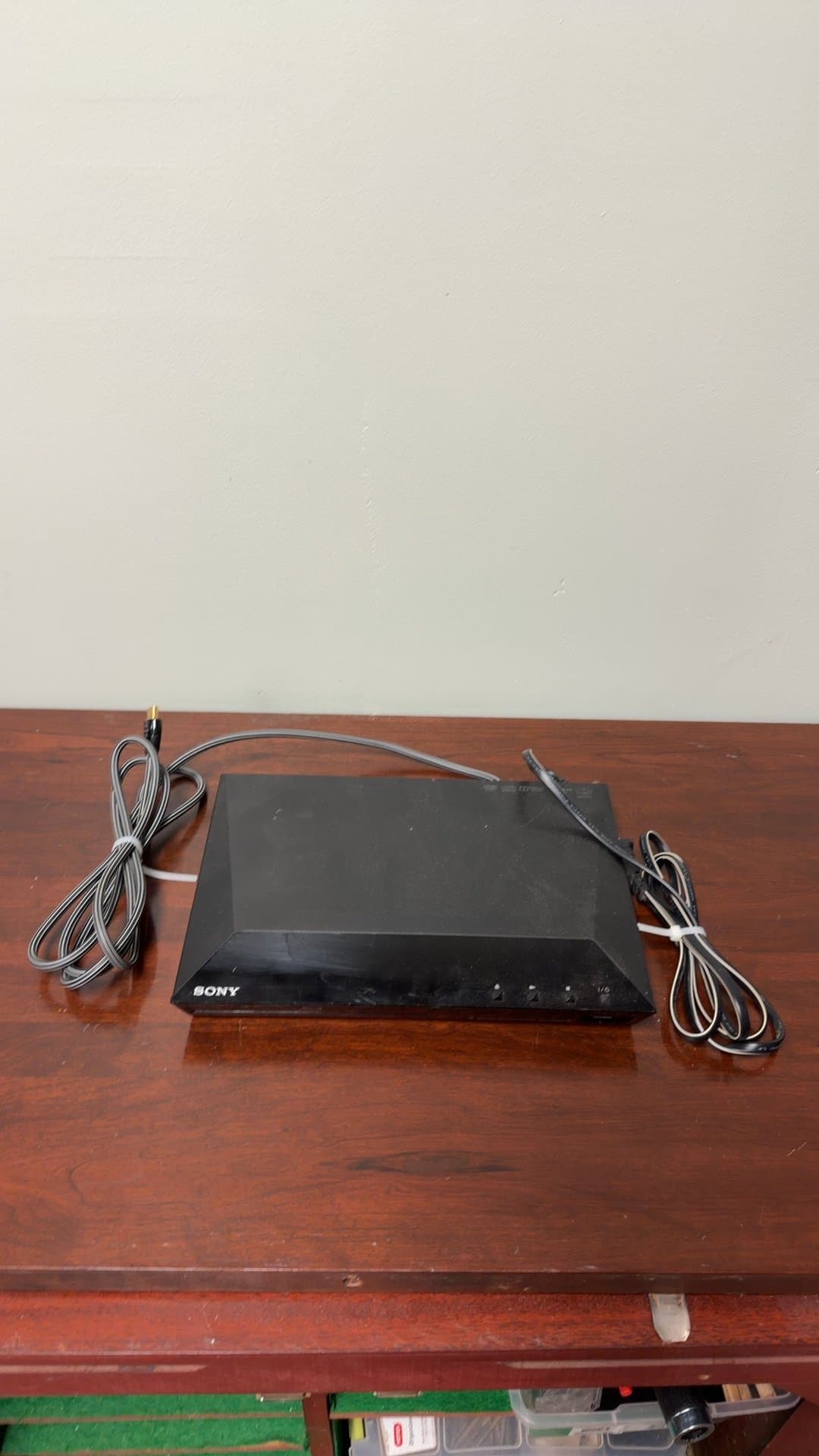 Sony BDP-S1100 Blu-ray Disc/DVD Player - Image 1