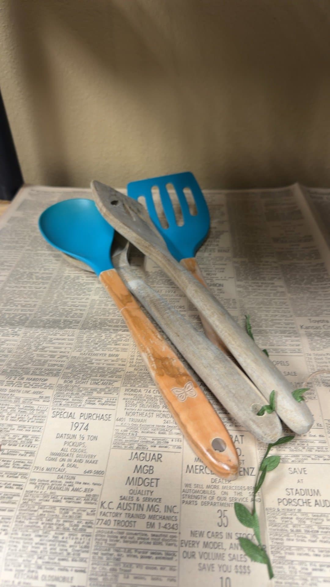 Wooden Handle Kitchen Utensils Set - Image 1