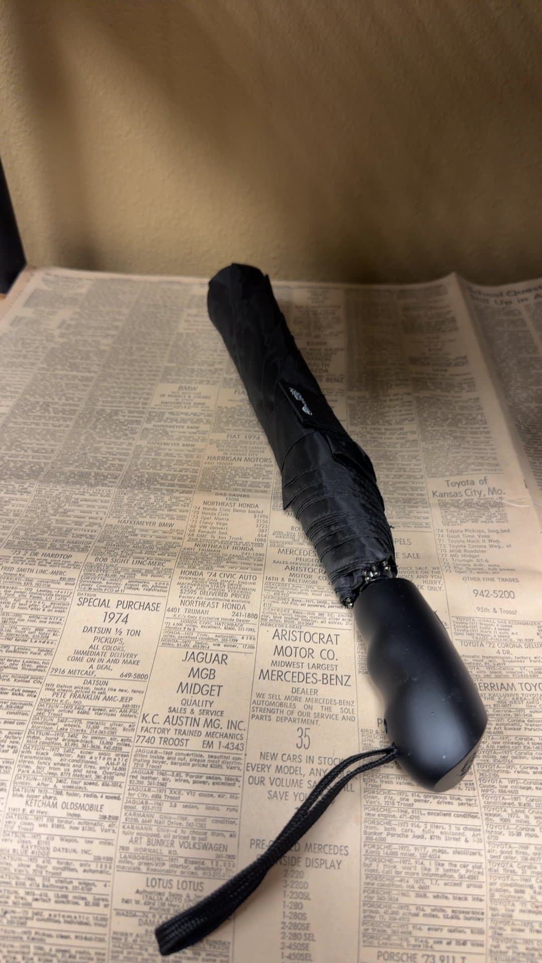 Black Compact Umbrella - Image 1
