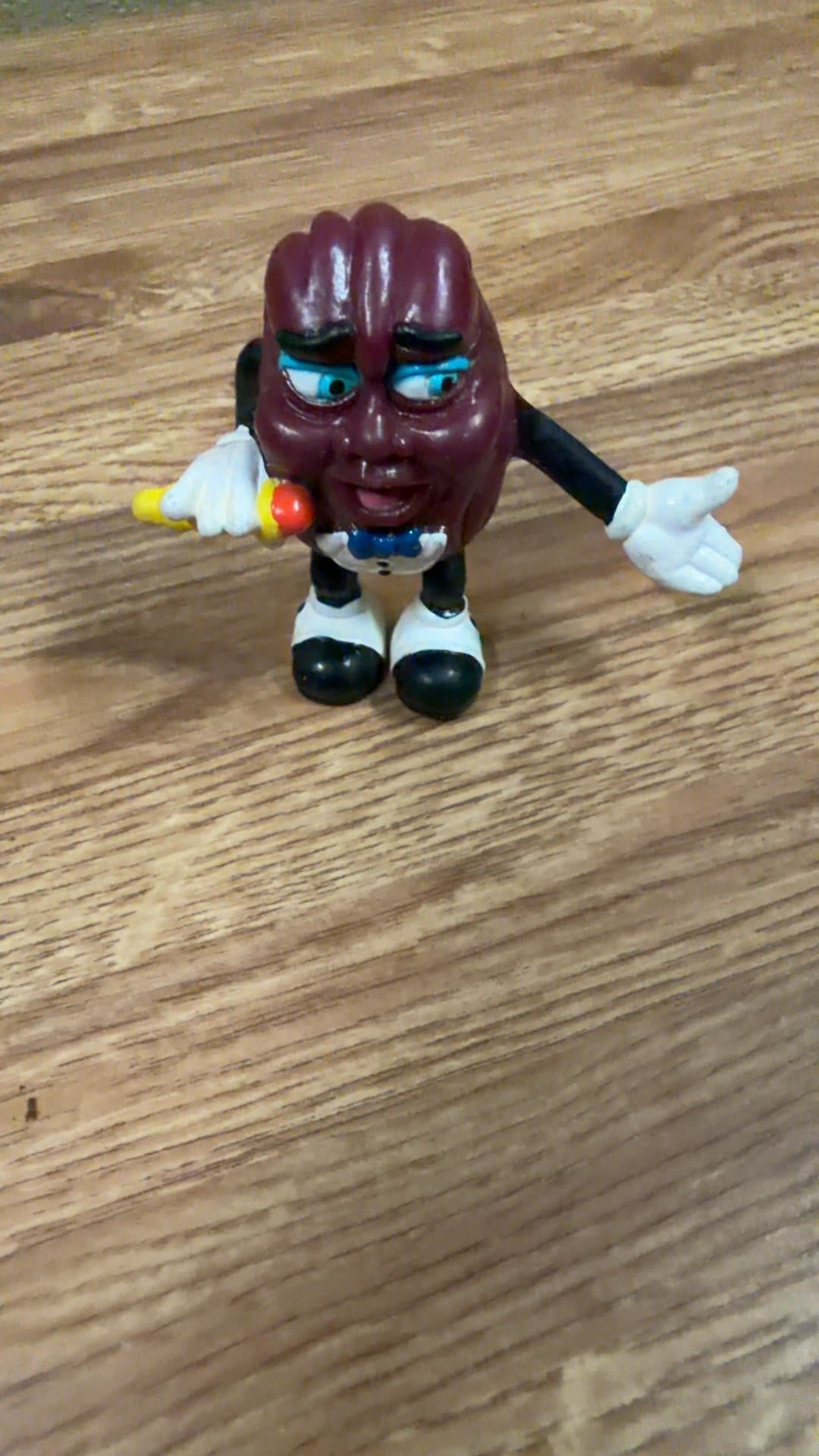 California Raisins Figurine - Image 1