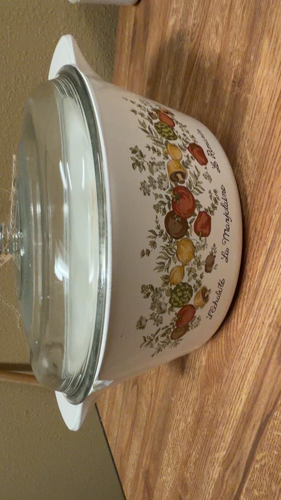 Corning Ware 4-Quart Casserole Dish with Lid - Image 1