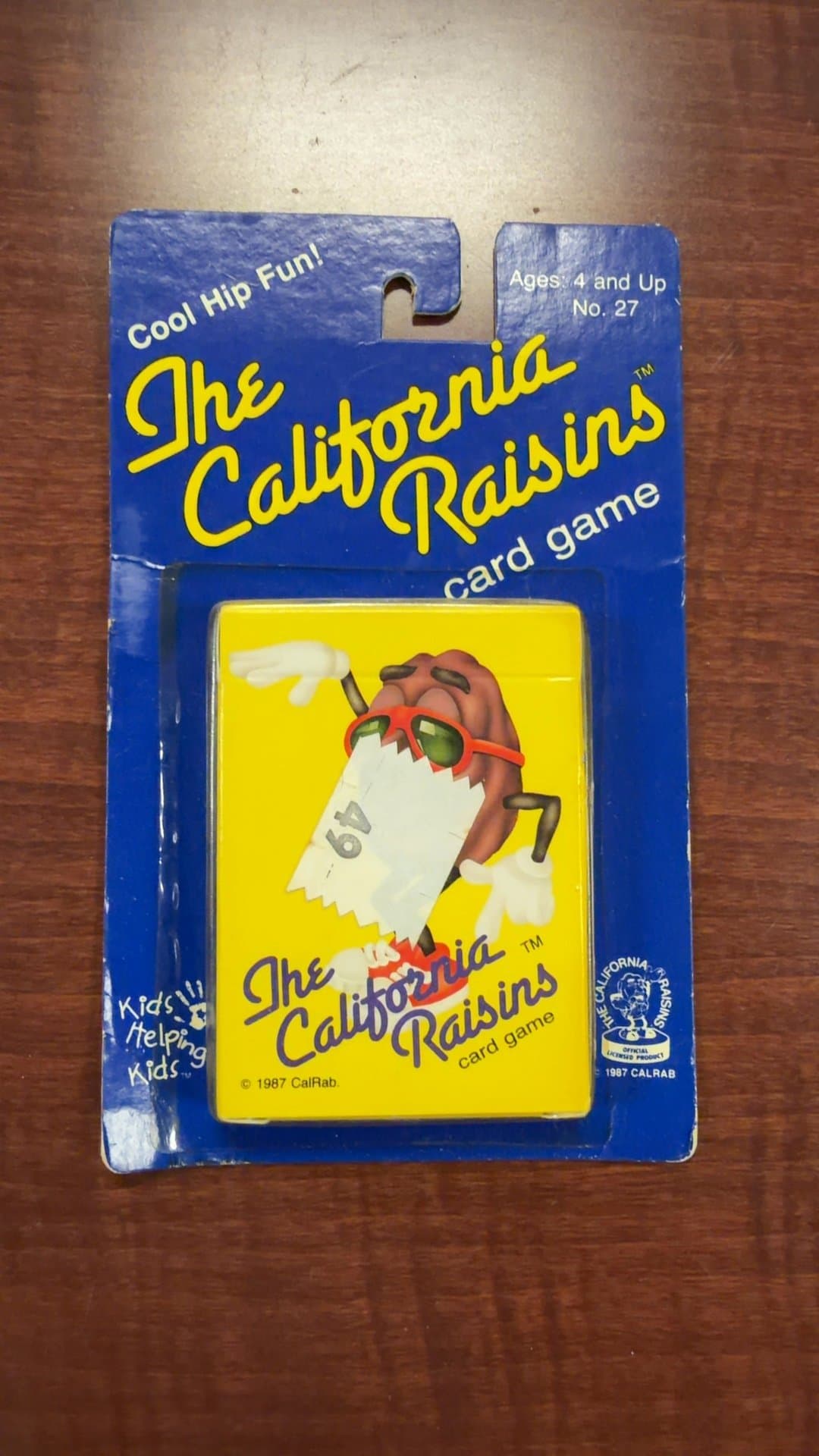 The California Raisins Card Game - Image 1