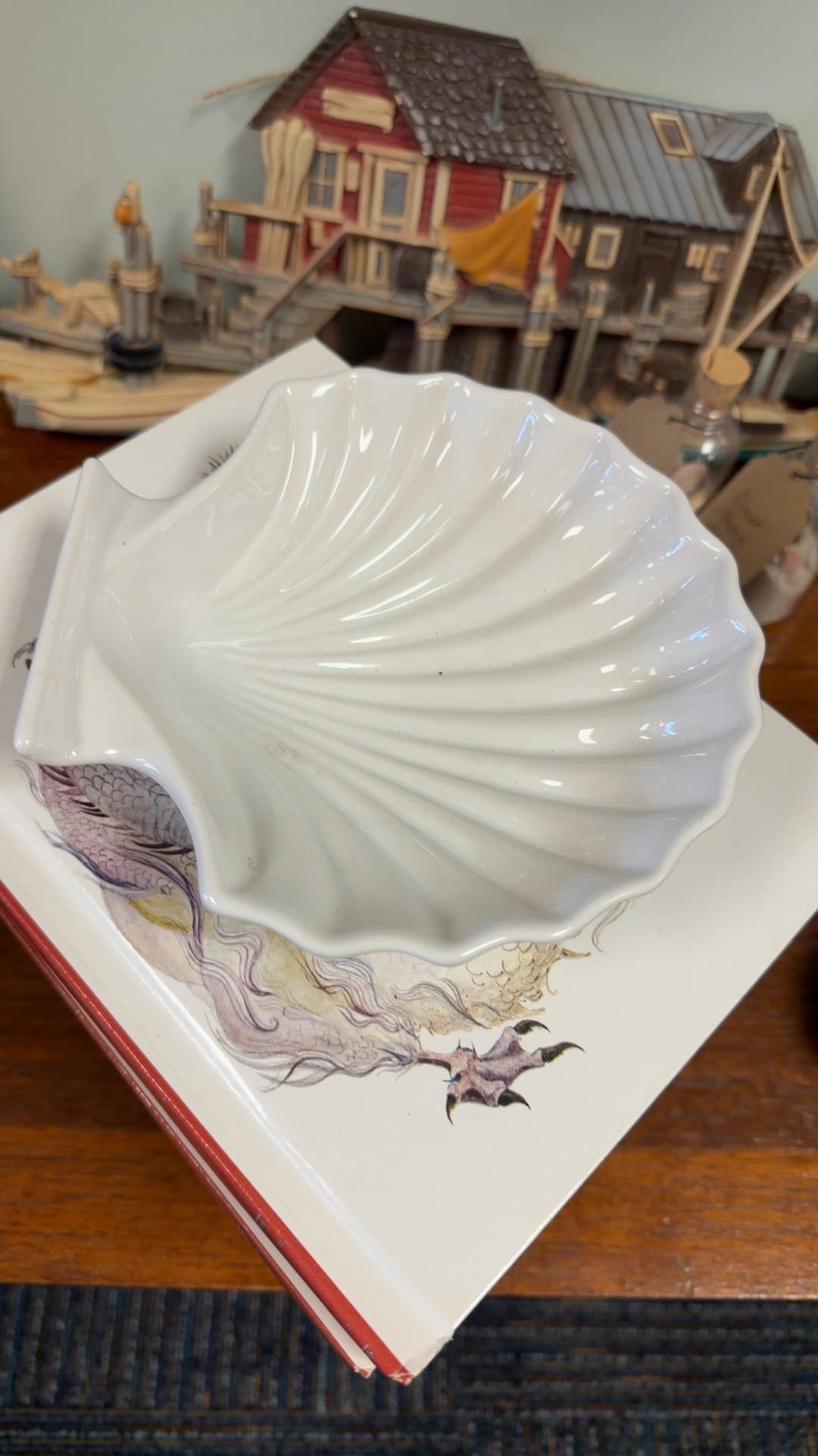 White Ceramic Shell Dish - Image 1