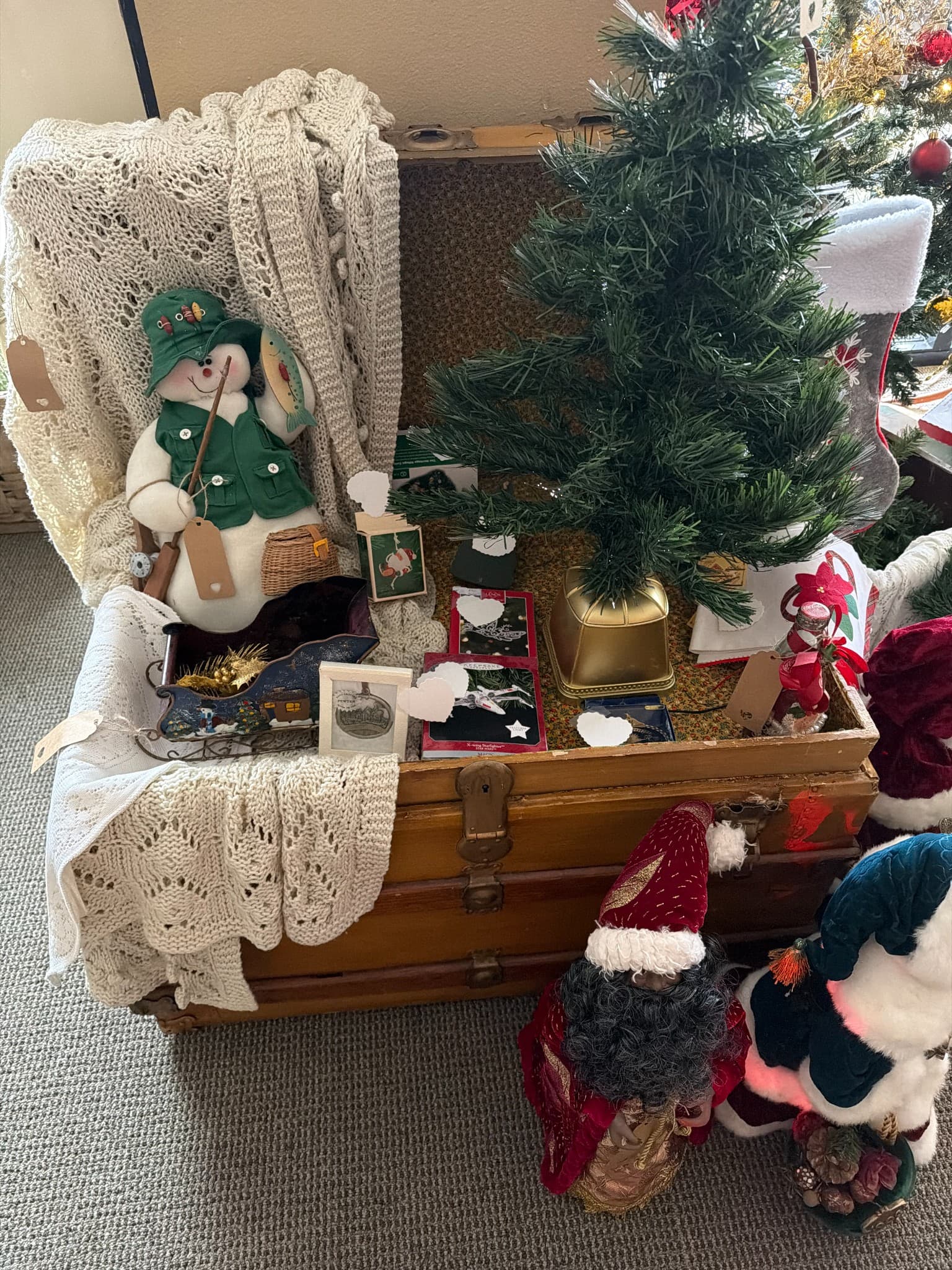 Christmas Decorative Display with Snowman and Tree (Chest Only Needs Updated)
