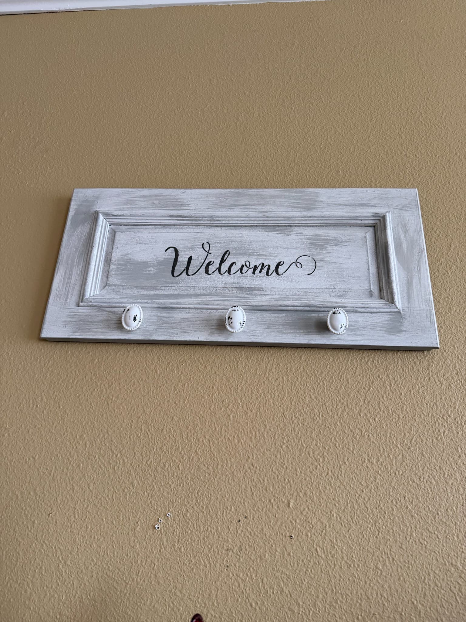 Welcome Sign with Hooks