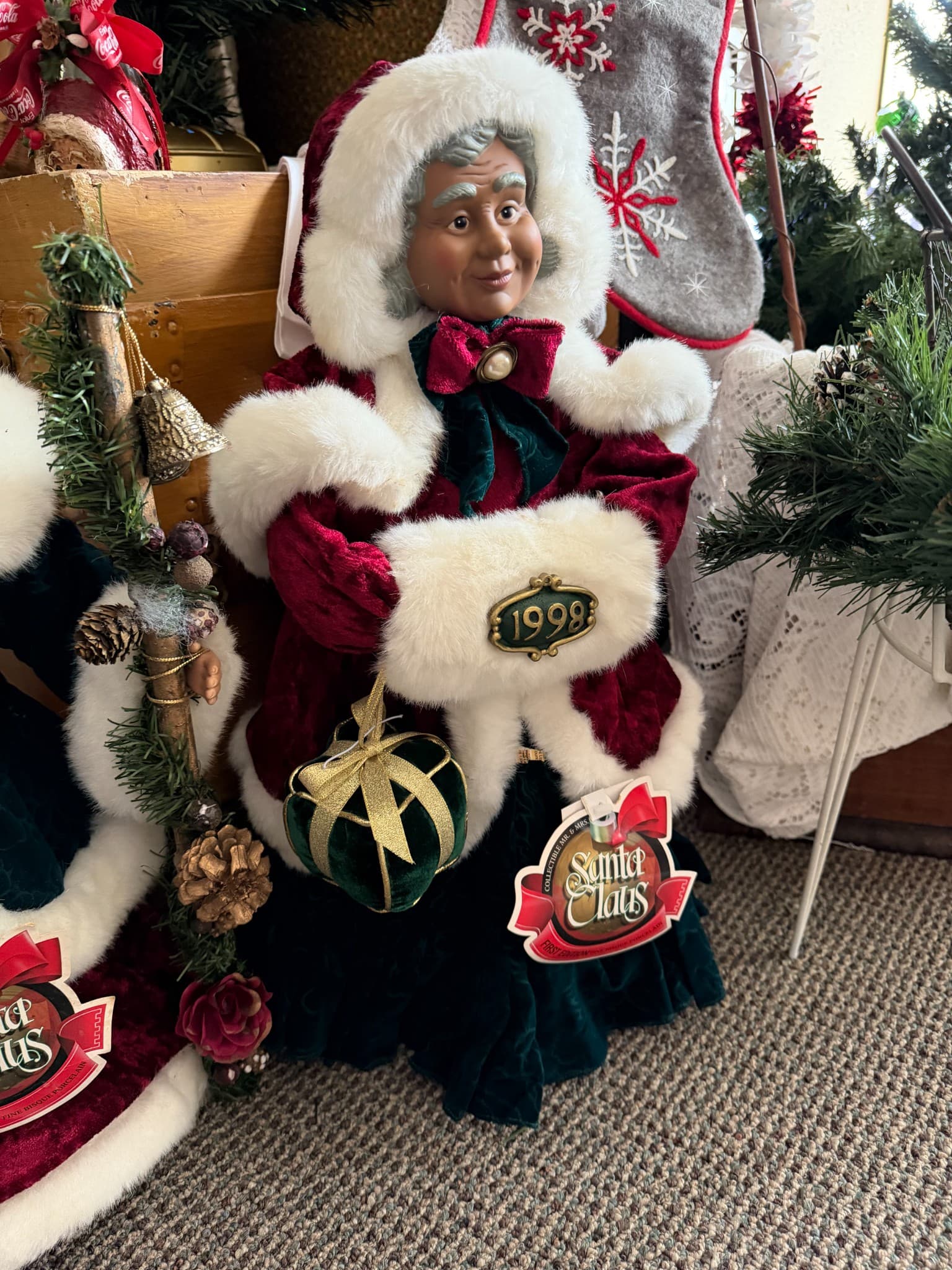 1998 Mrs. Claus Christmas Figurine