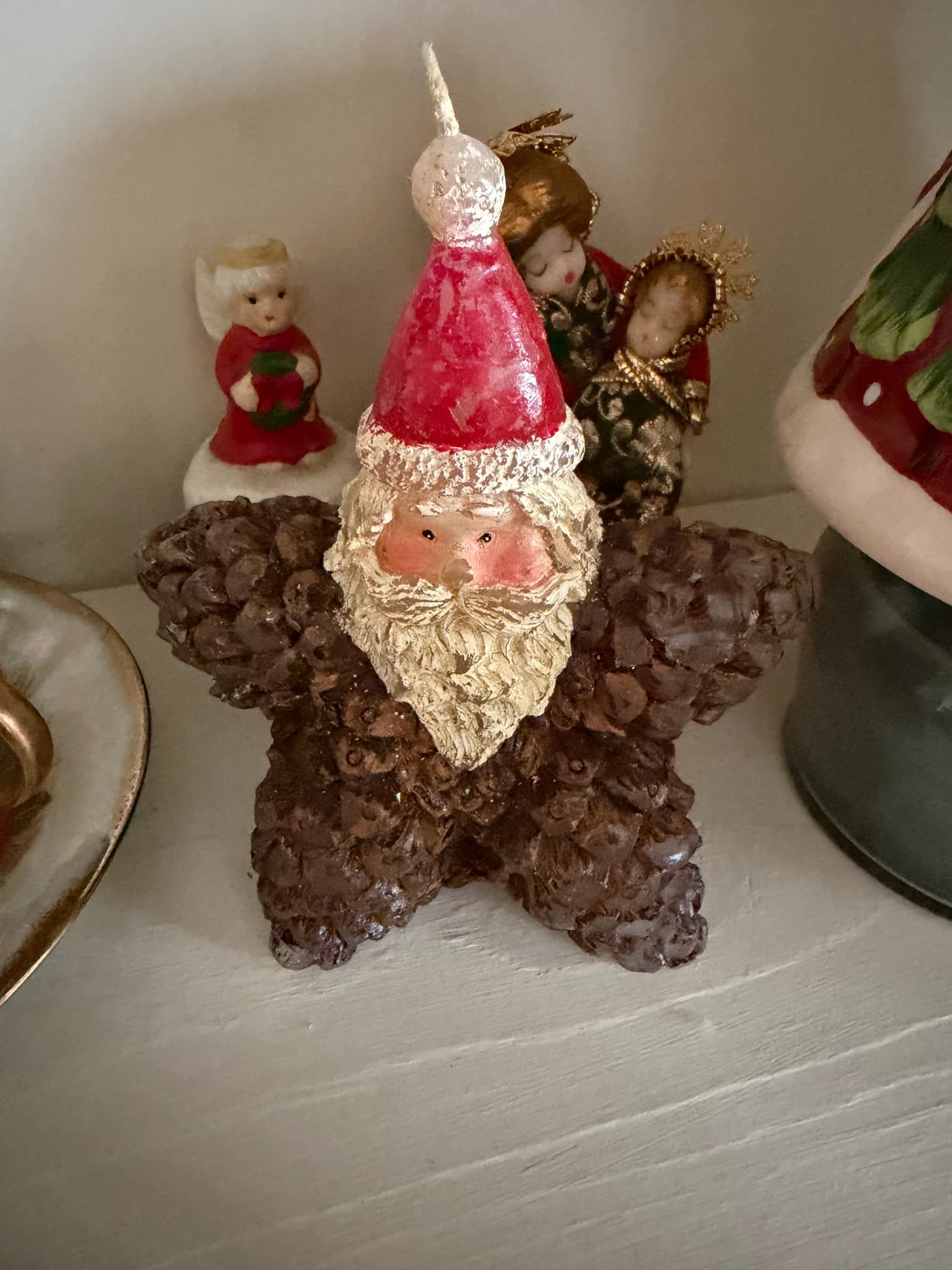 Santa Claus Pinecone Candle - Image 1