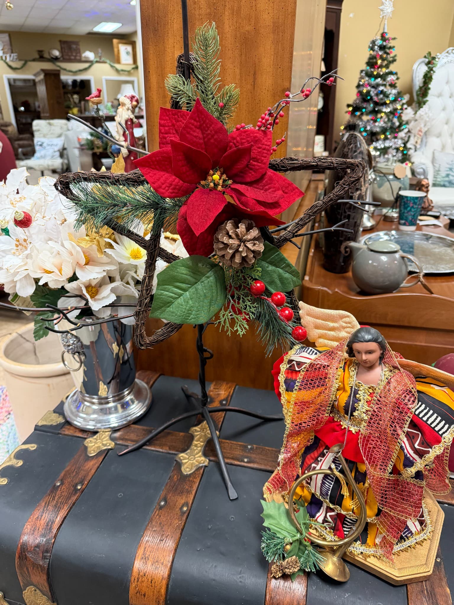 Christmas Star Wreath with Poinsettia and Angel Figurine